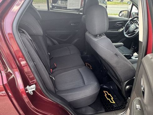 Used 2016 Chevrolet Trax LT image 12