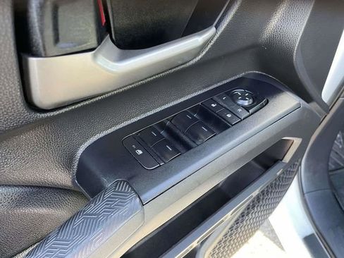 Used 2024 Toyota Tacoma TRD Off-Road AWD/4WD image 18