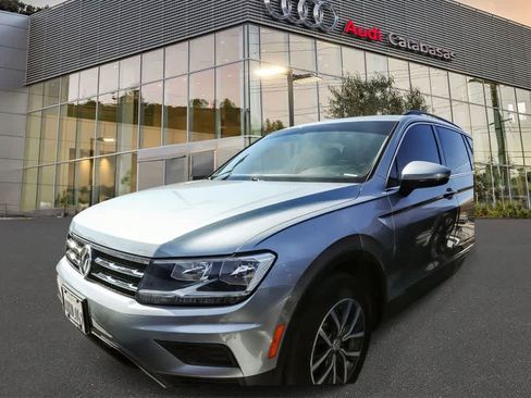 Used 2019 Volkswagen Tiguan SE FWD image 1