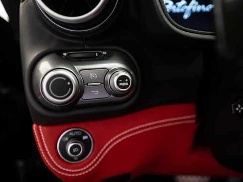 Used 2020 Ferrari Portofino RWD image 20