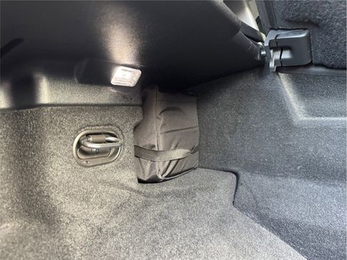 Used 2017 Jaguar F-TYPE R AWD/4WD image 39