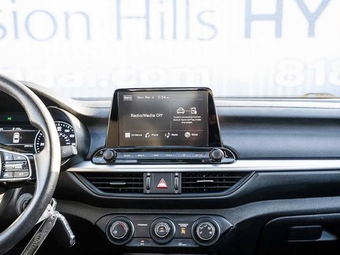 Used 2023 Kia Forte LX image 13