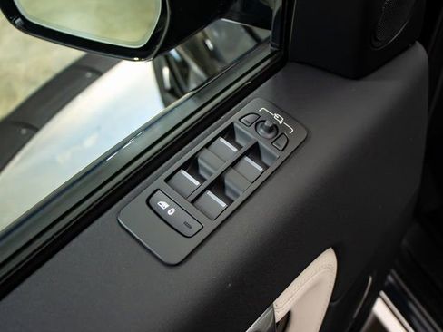 Used 2025 Land Rover Discovery Sport Dynamic SE image 14