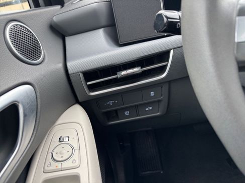 Used 2025 Hyundai Sonata SEL FWD image 34