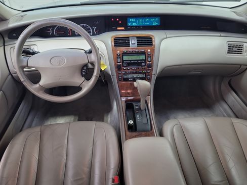 Used 2000 Toyota Avalon XLS FWD image 12