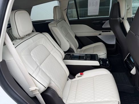 Used 2021 Lincoln Aviator Black Label Grand Touring w/ Class IV Trailer Tow Package image 8