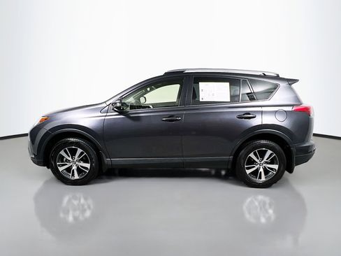 Used 2018 Toyota RAV4 XLE AWD/4WD image 9