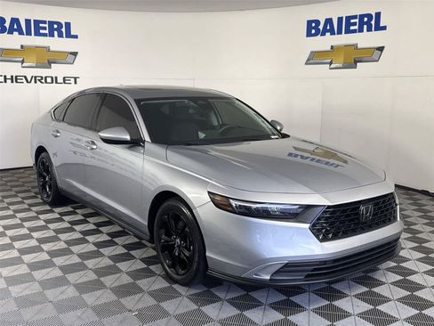 Used 2023 Honda Accord EX image 7