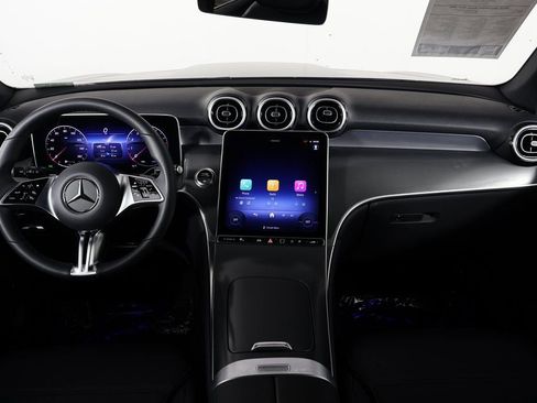 Certified 2025 Mercedes-Benz GLC 300 image 8