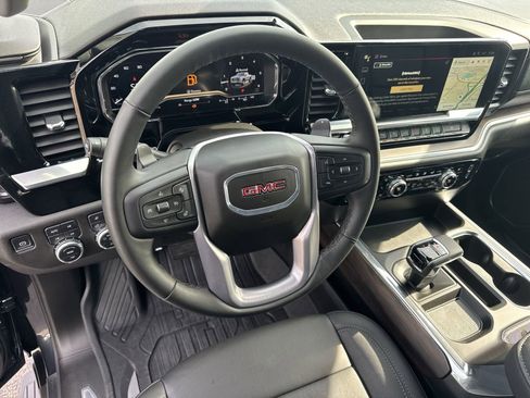 Used 2025 GMC Sierra 1500 SLT w/ SLT Premium Plus Package image 18