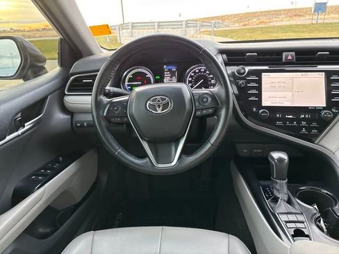 Used 2020 Toyota Camry SE image 13
