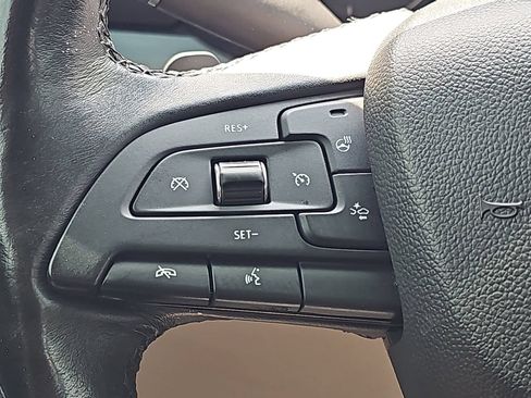 Used 2019 Cadillac XT4 Premium Luxury w/ Technology Package AWD/4WD image 17