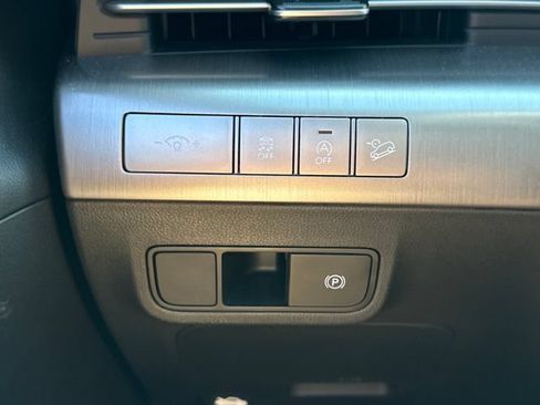Used 2025 Hyundai Kona SE AWD/4WD image 29