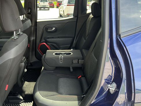 Used 2019 Jeep Renegade Trailhawk AWD/4WD image 26