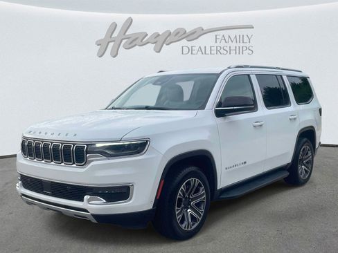 Used 2024 Jeep Wagoneer Series II w/ Flexible Seating Group RWD image 7