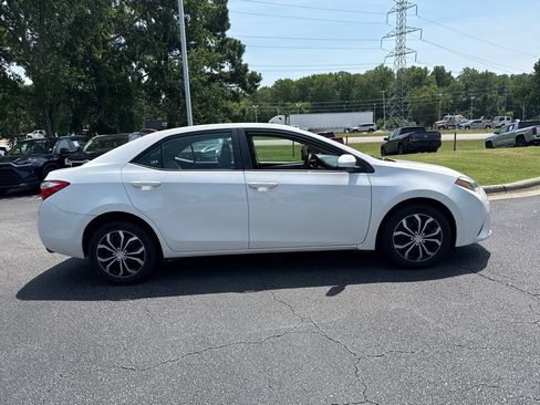 Used 2016 Toyota Corolla LE FWD image 6