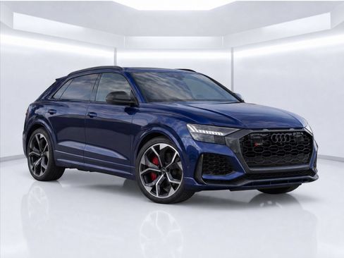 Certified 2022 Audi RS Q8 w/ Carbon Optic Package AWD/4WD image 6