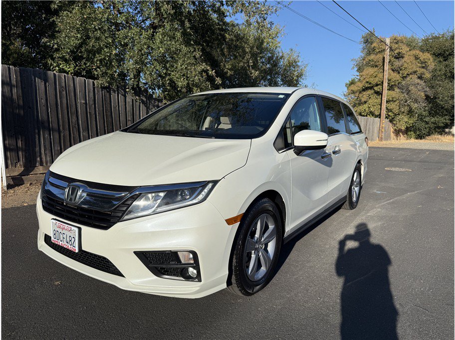 Used 2018 Honda Odyssey EX image 1