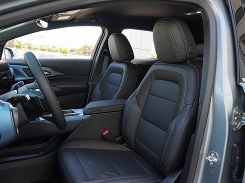 New 2025 Chevrolet Equinox EV LT image 23