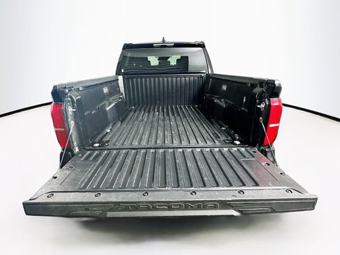 Used 2025 Toyota Tacoma TRD Off-Road image 29