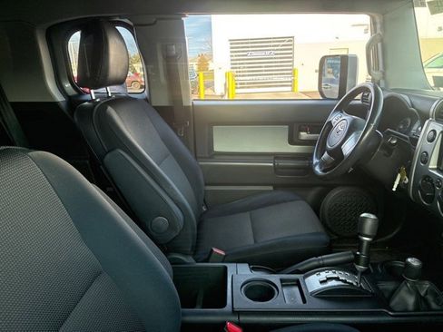 Used 2010 Toyota FJ Cruiser 4WD image 22