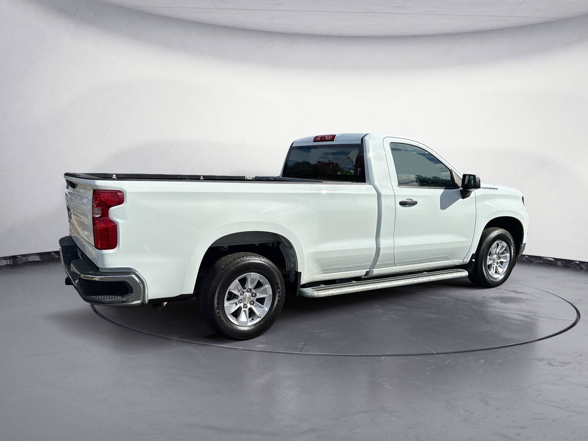 Used 2025 Chevrolet Silverado 1500 W/T RWD image 6