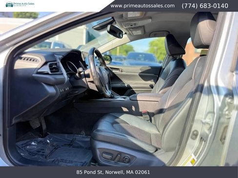 Used 2022 Toyota Camry XLE FWD image 9