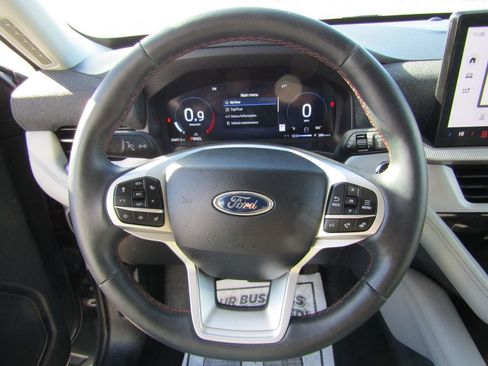 Used 2025 Ford Explorer Active w/ Active Comfort Package AWD/4WD image 10