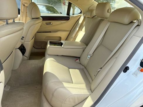 Used 2015 Lexus LS 460 AWD w/ Comfort Package image 23