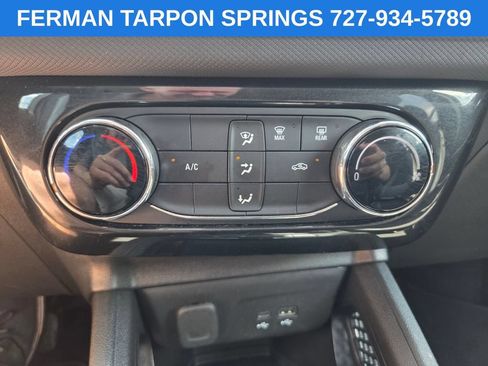 Used 2024 Chevrolet TrailBlazer LT FWD image 28
