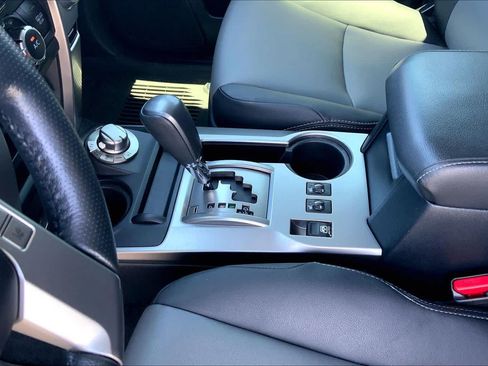 Used 2024 Toyota 4Runner SR5 Premium w/ Moonroof Package AWD/4WD image 17