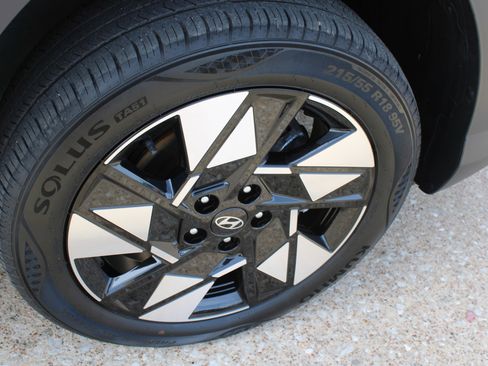 Used 2025 Hyundai Kona SEL image 14