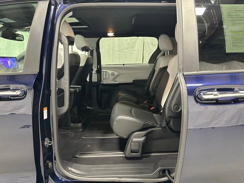 Used 2025 Toyota Sienna XSE image 46
