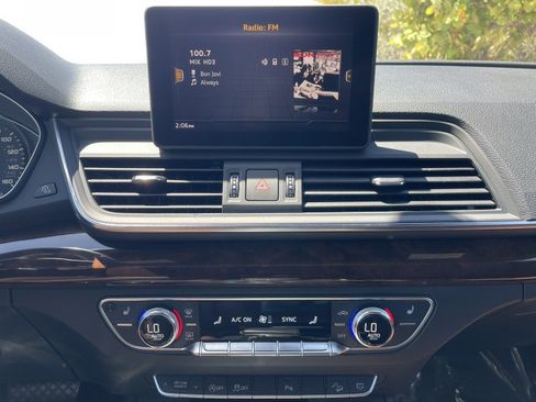 Used 2020 Audi Q5 2.0T Premium w/ Convenience Package image 16