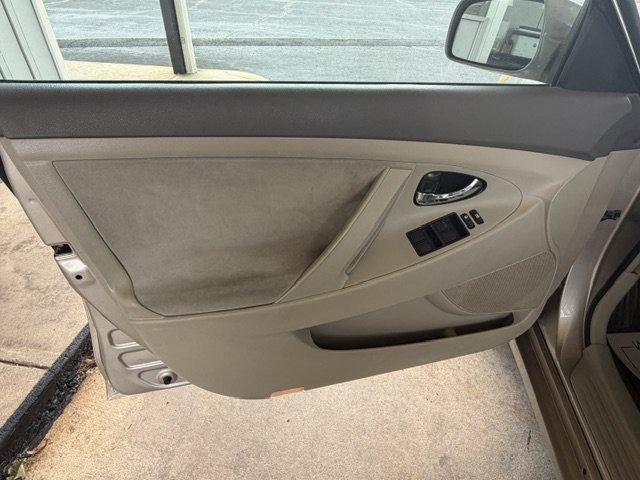 Used 2009 Toyota Camry FWD image 8