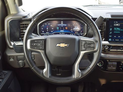 Used 2024 Chevrolet Silverado 1500 LT w/ Convenience Package II RWD image 7