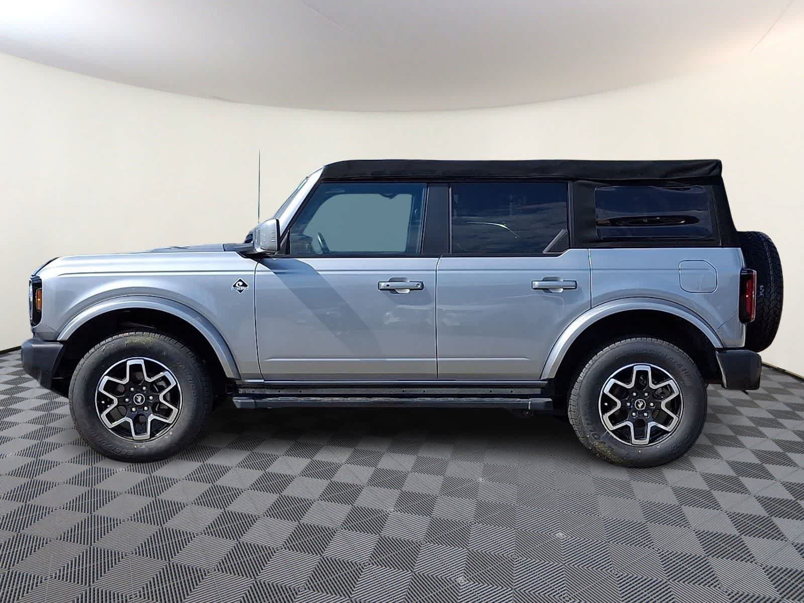 Used 2023 Ford Bronco Outer Banks AWD/4WD image 8