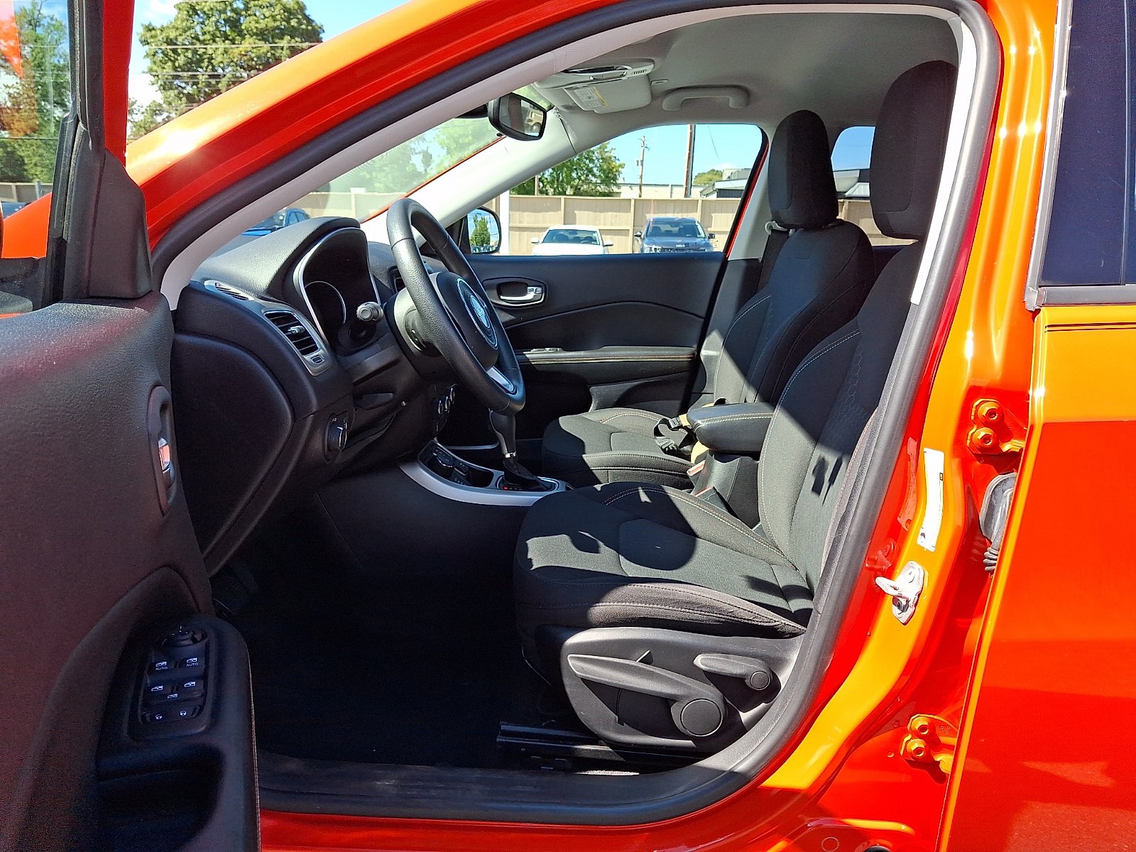 Used 2018 Jeep Compass Sport AWD/4WD image 15