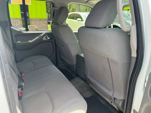Used 2017 Nissan Frontier SV AWD/4WD image 25
