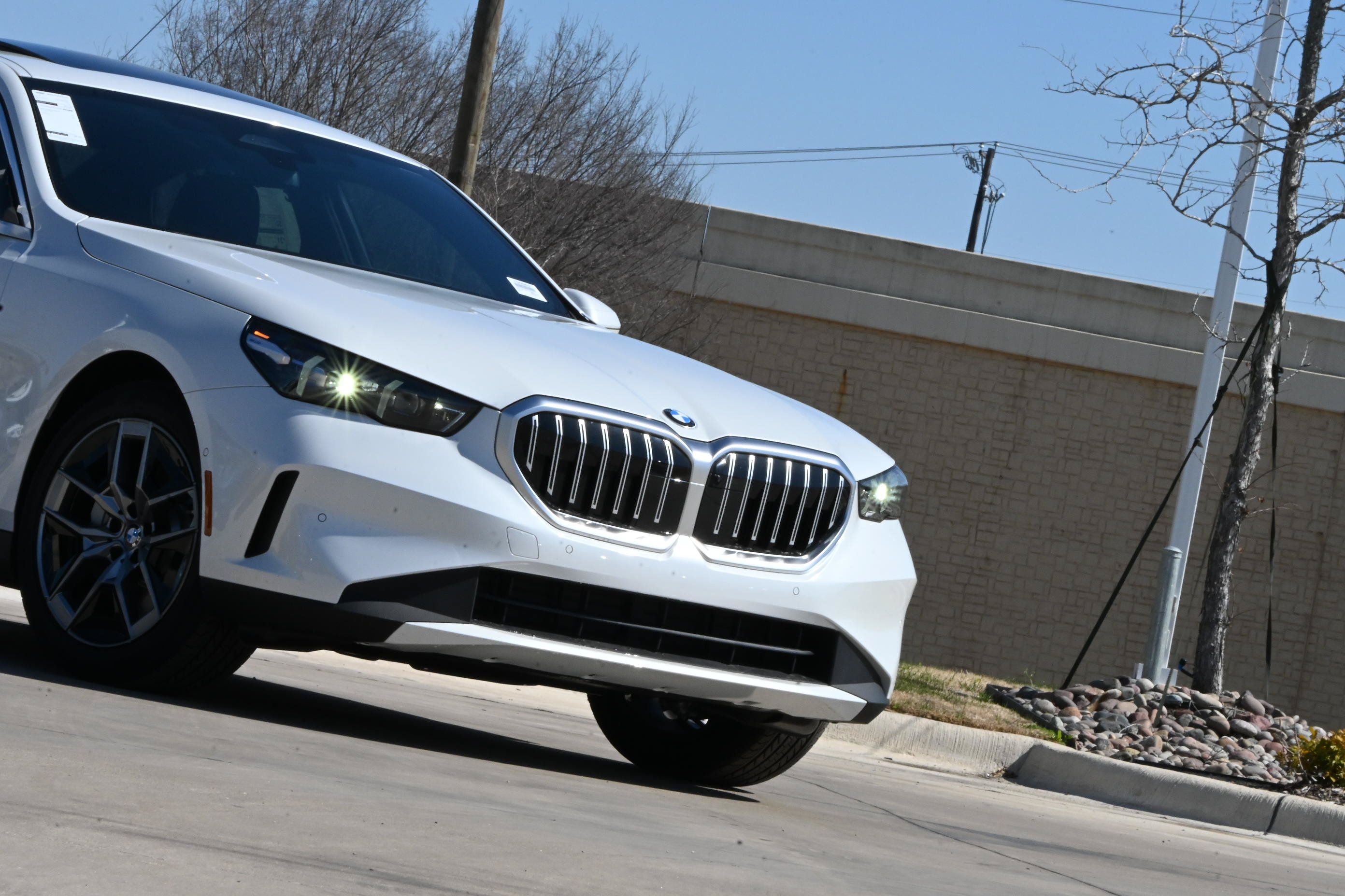 Used 2026 BMW 530i w/ Premium Package RWD image 3