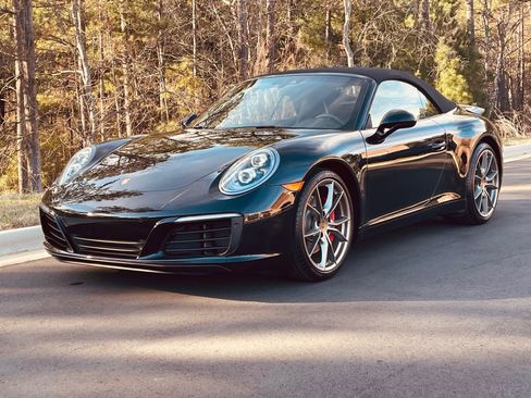 Used 2019 Porsche 911 Carrera S image 3