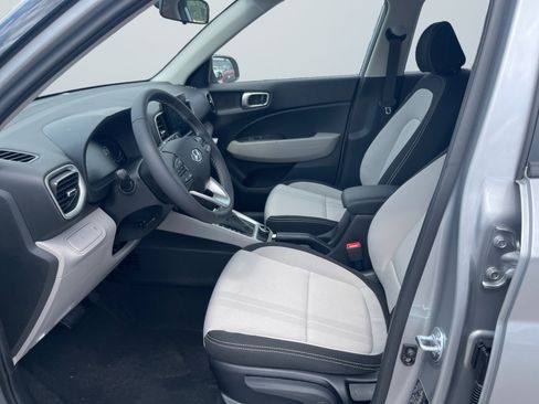New 2025 Hyundai Venue SEL image 10