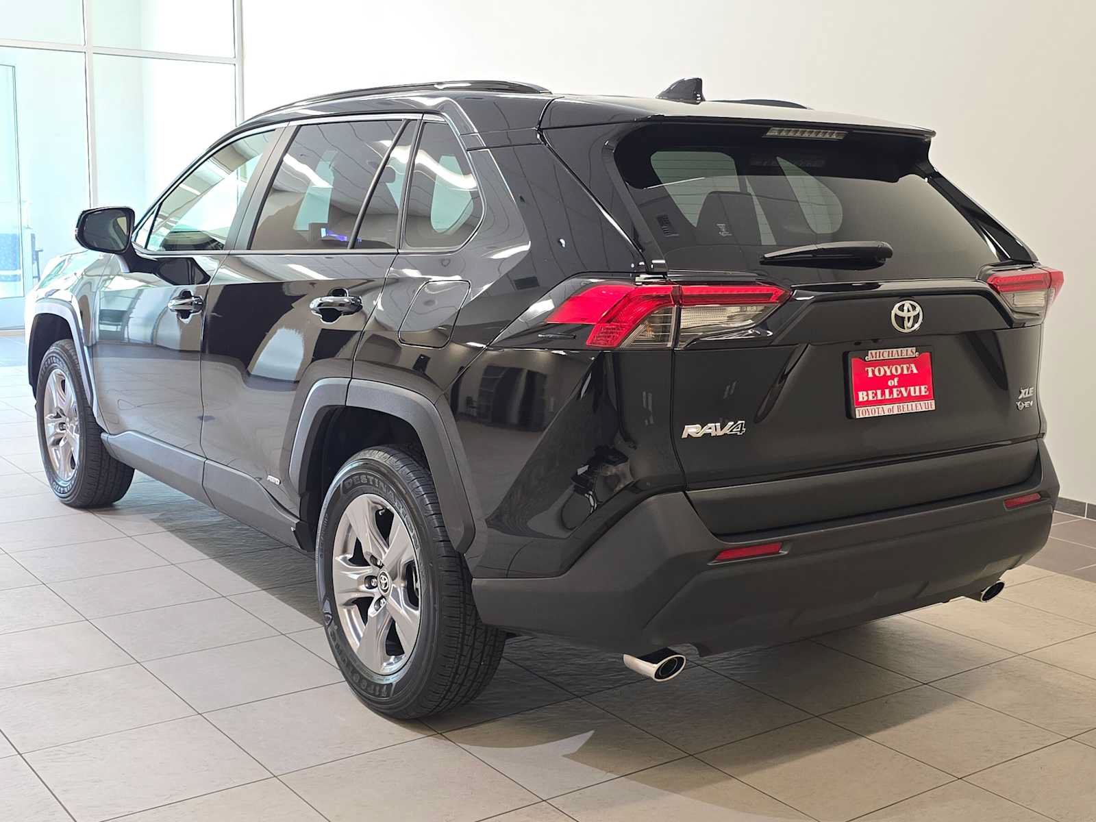 Certified 2025 Toyota RAV4 XLE w/ Convenience Package AWD/4WD image 4