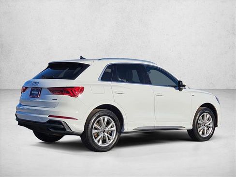 Used 2025 Audi Q3 2.0T Premium image 5