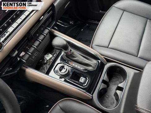 Used 2024 GMC Canyon Denali image 25