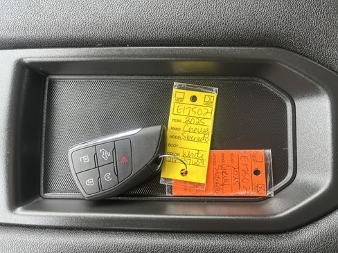 Used 2025 Chevrolet Silverado 1500 LT image 29