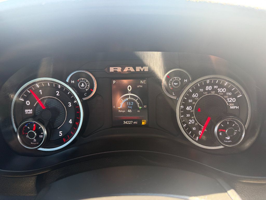 Used 2022 RAM 3500 Tradesman w/ Chrome Appearance Group RWD image 18
