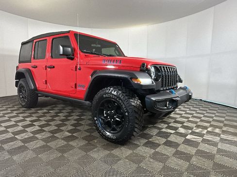 Used 2023 Jeep Wrangler Unlimited w/ Cold Weather Group AWD/4WD image 3