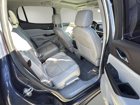 Used 2018 GMC Acadia SLT image 13