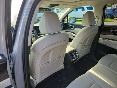 Certified 2025 Kia Sorento S w/ Panoramic Sunroof Package FWD image 14